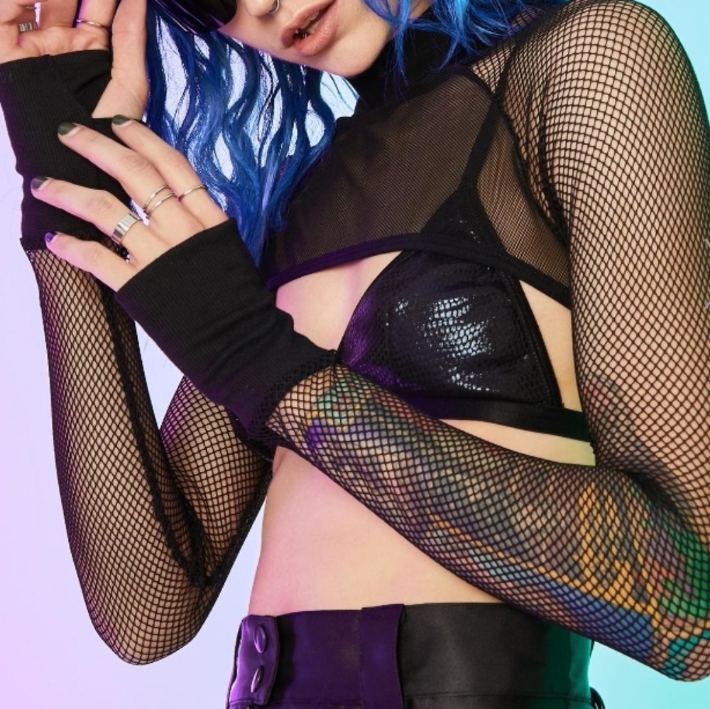 ☆ 👾 Dolls Kill Fishnet Shrug